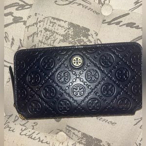 Tory Burch T Monogram Leather Zip Continental Wallet
